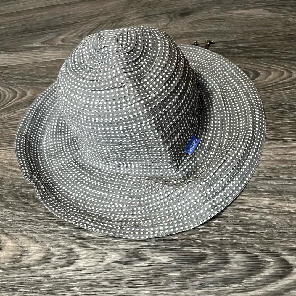 Wallaroo Hat Company Women Petite Scrunchie Gray White Polka Dots Beach Packable